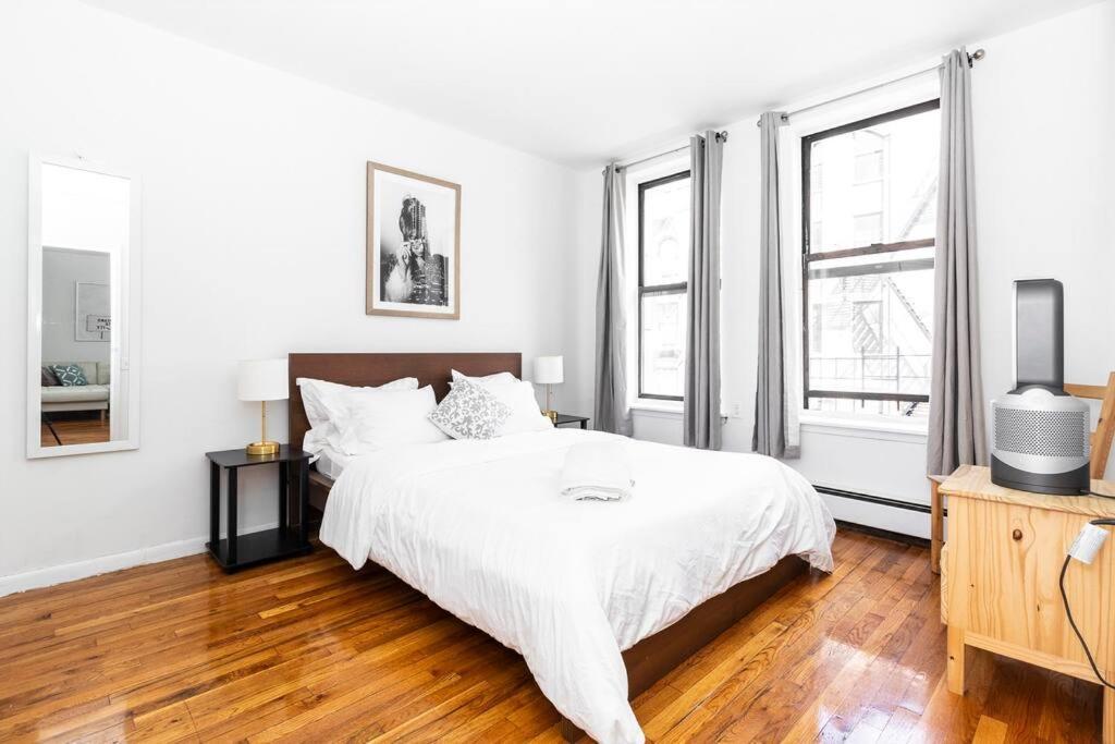 2Bed Bliss By Central Park North Нью-Йорк Экстерьер фото