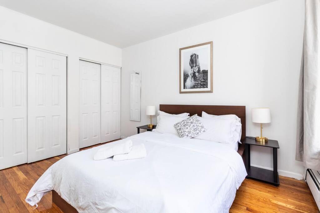 2Bed Bliss By Central Park North Нью-Йорк Экстерьер фото